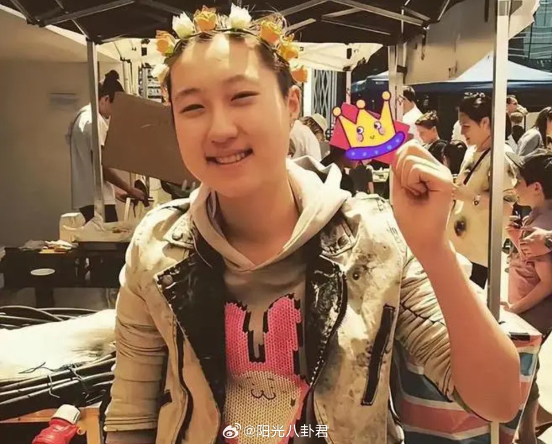 001kXKr0gy1i73h4u51vxj61ne1bs1ky02