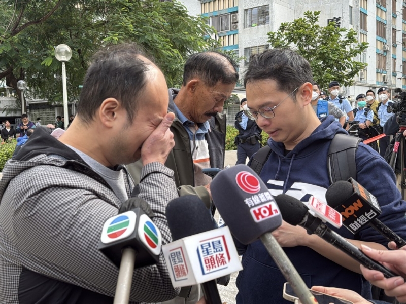 鐘先生難掩憂心與難過。