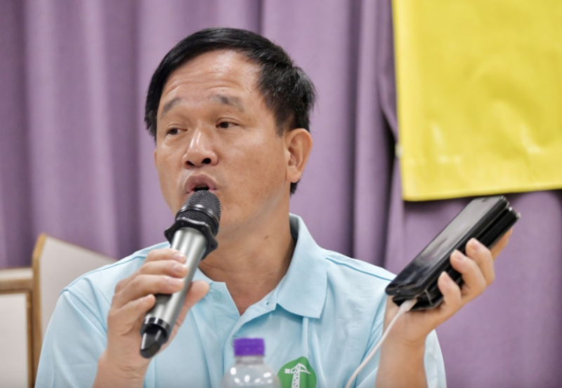 港九搭棚同敬工會理事長何炳德。