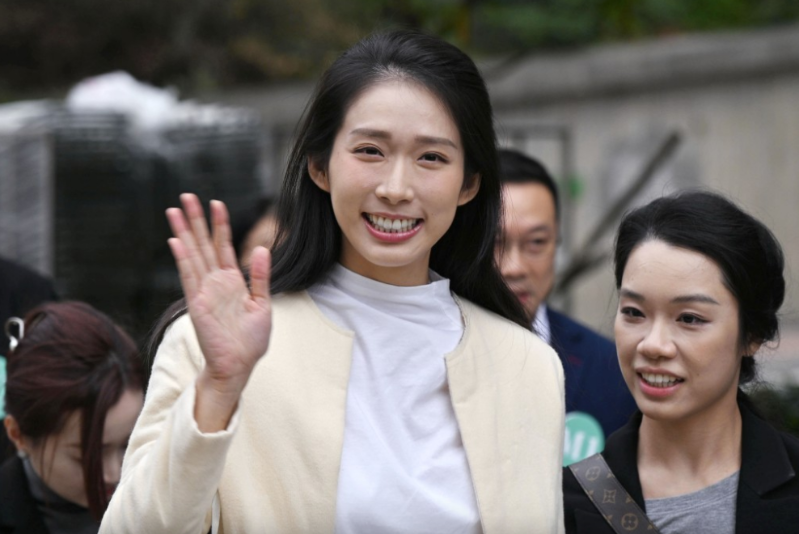 江旻憓早年就讀英基沙田學院，于國際文憑大學預科課程（IB）考試中取得優(yōu)異成績，其后負笈海外。（