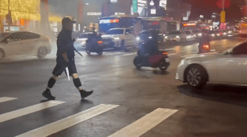 警方指張文去年已策劃犯案，并采購(gòu)各種護(hù)具、煙霧彈及制作汽油彈