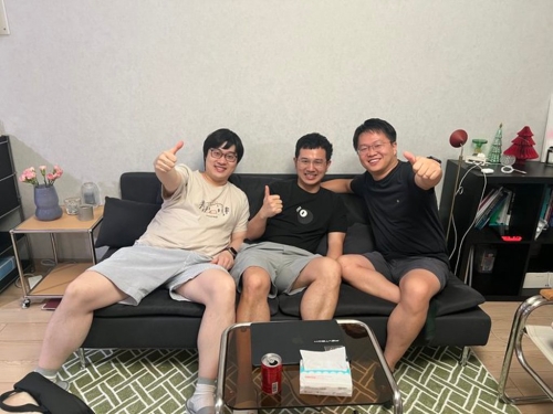 從左至右依次為：季逸超、肖弘和張濤。