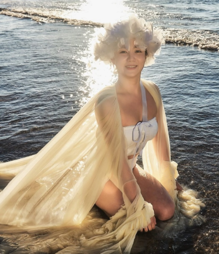 近日因涉職場欺凌和非法醫(yī)療塌房的樸娜萊，又被曝性丑聞。