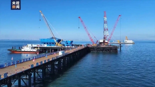 東北規(guī)模最大跨海大橋關(guān)鍵節(jié)點(diǎn)貫通