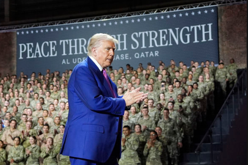 特朗普先前在卡塔爾烏代德空軍基地，向美軍喊話。