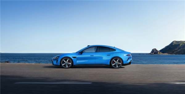 力壓Model 3！小米SU7登頂20萬+純電年度銷量第一