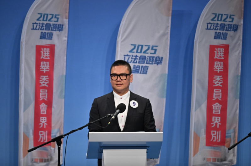 樓家強申報在內地持有23個車位及23間商鋪。