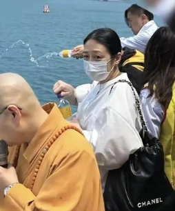 朱麗倩極有氣質(zhì)狀態(tài)佳 朱麗倩極有氣質(zhì)狀態(tài)佳