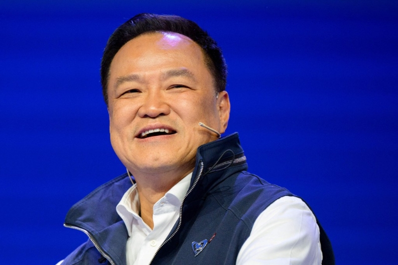 現(xiàn)年59歲的現(xiàn)任總理阿努廷被視為務(wù)實(shí)派政治人物。