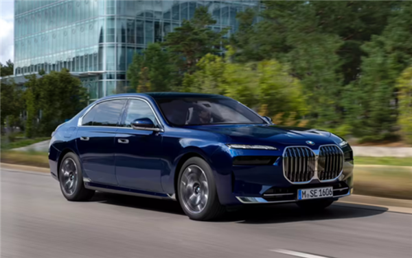 寶馬官方確認(rèn)：改款7系將砍掉L3級自動駕駛 回歸L2級系統(tǒng)