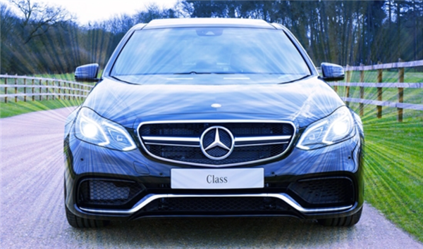 BBA老大地位不保！奔馳2025年在華營(yíng)收大跌29% 全球利潤(rùn)直接腰斬