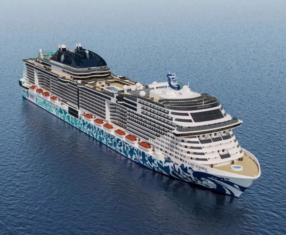 MSC地中?！吧衽?hào)”郵輪。